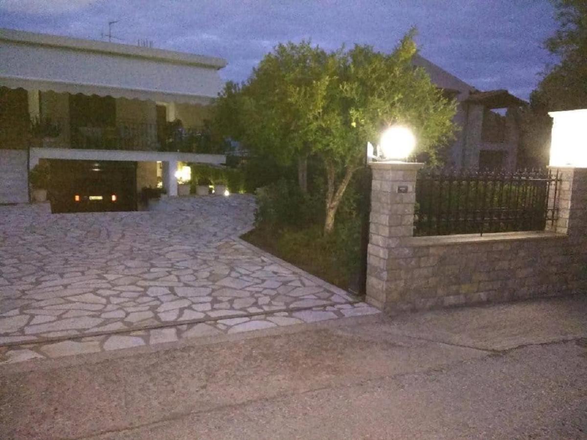 Appartamento Ήσυχο Σπίτι Στη Ναύπακτο Nafpaktos Esterno foto